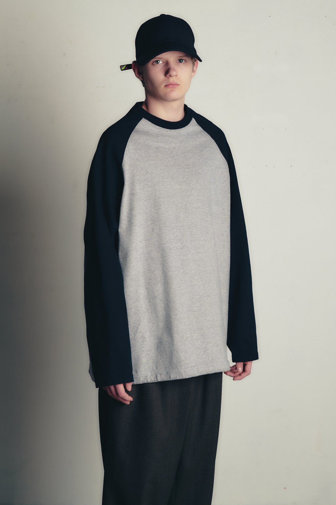 BALLOON RAGLAN LONG SLEEVE T SHIRT