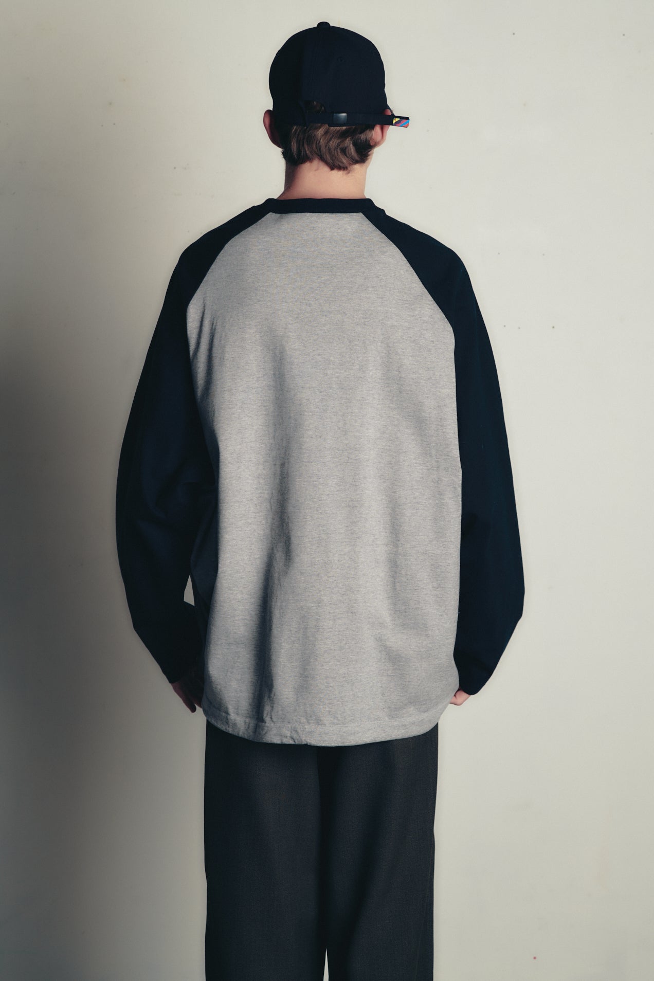 BALLOON RAGLAN LONG SLEEVE T SHIRT