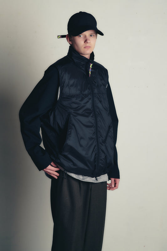LIGHT DOWN VEST is-ness×TAION 6