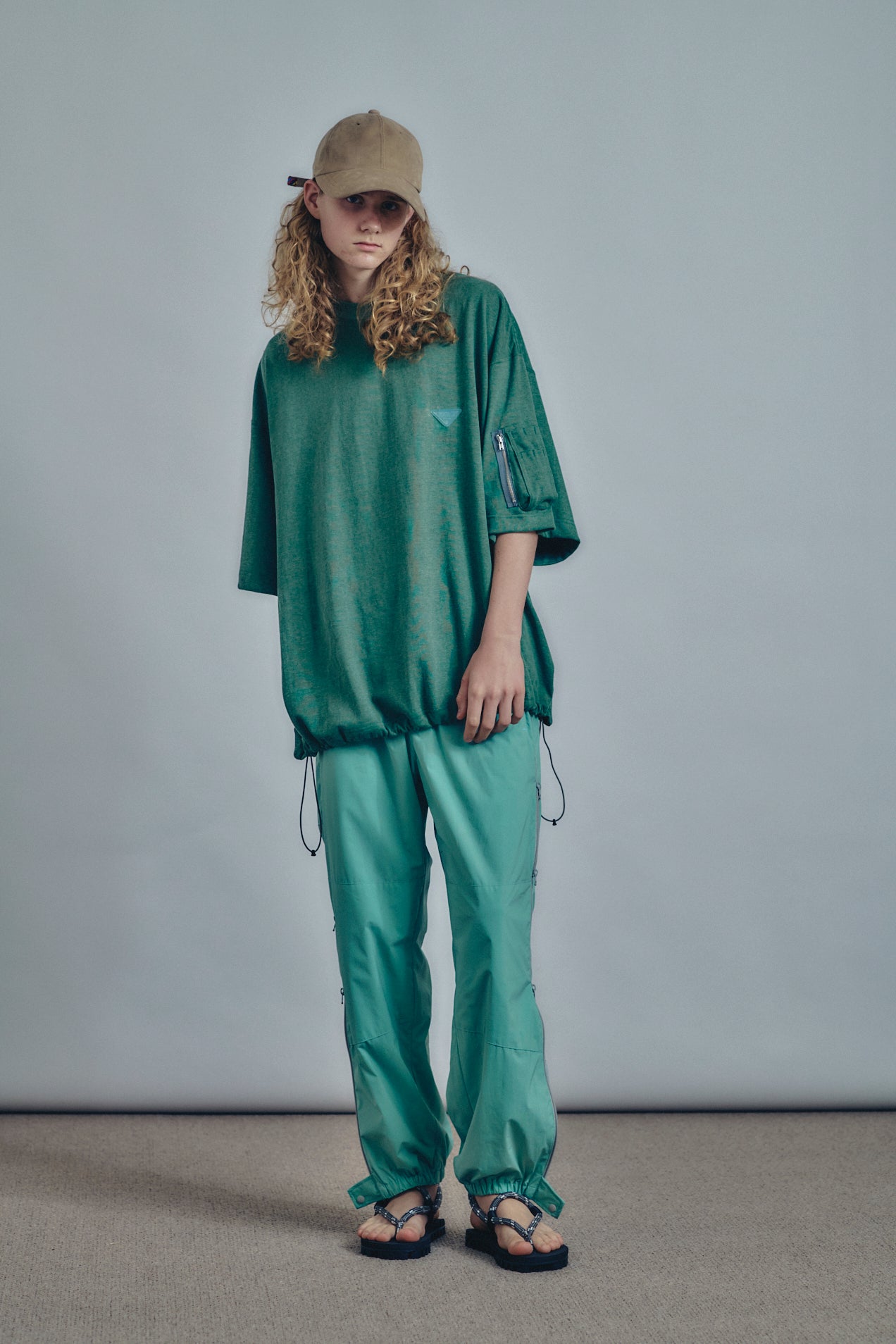 Arm Pocket Balloon T-Shirt 13