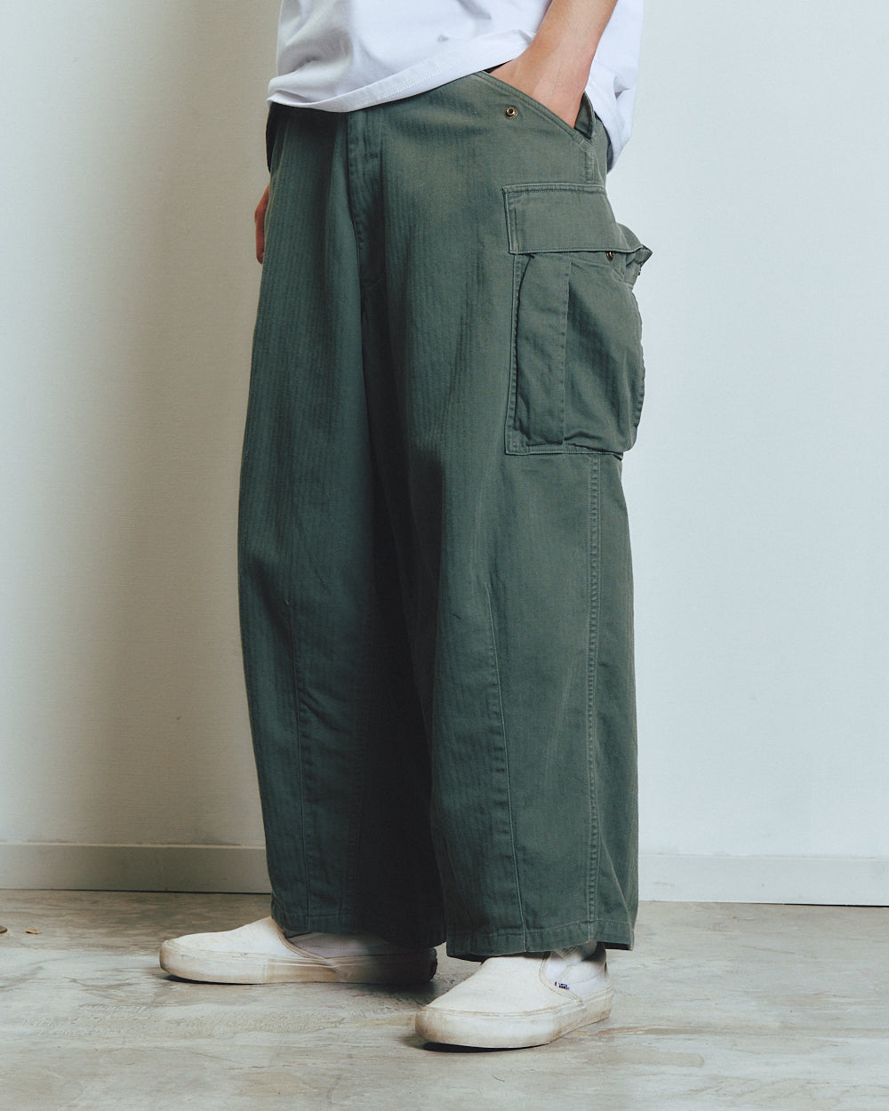 NU MILITARY BALLOON PANTS 5