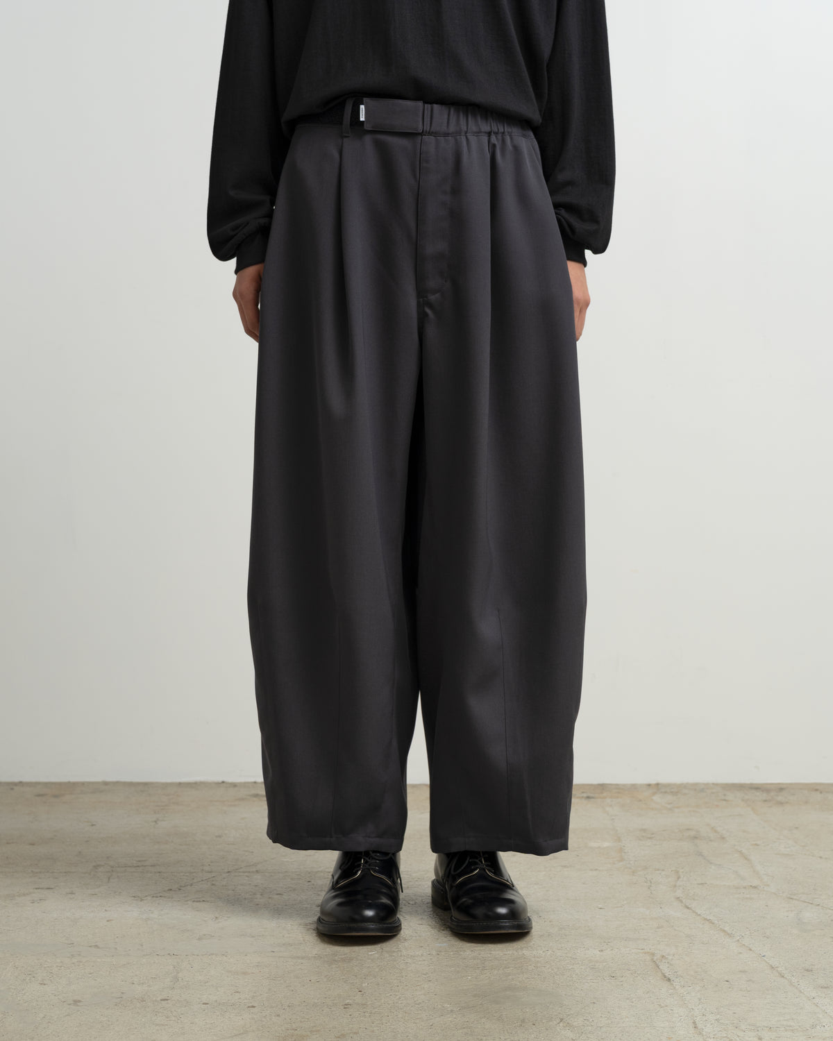 【9/26発売】is-ness × Graphpaper Scale Off Wool Balloon Chef Pants